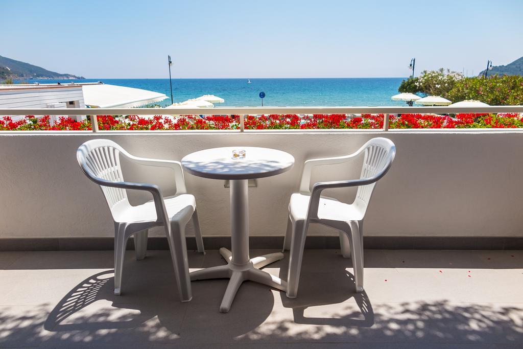 Hotel Montecristo Marina di Campo Exterior photo
