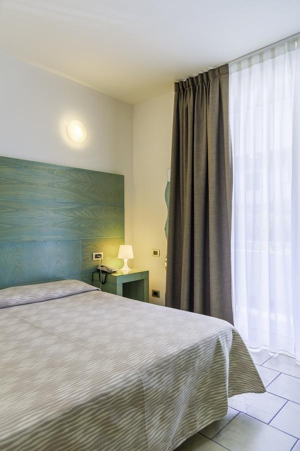 Hotel Montecristo Marina di Campo Exterior photo
